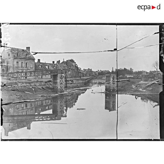 Pont-l'évêque (Oise). Le pont détruit. [légende d'origine]