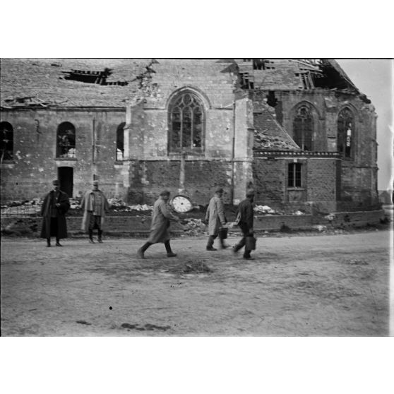 [Général Delamotte, Dury, 23 avril 1915. Bouchoir (ruines) (Gervain-Lehérissé) 22 avril 1915.]