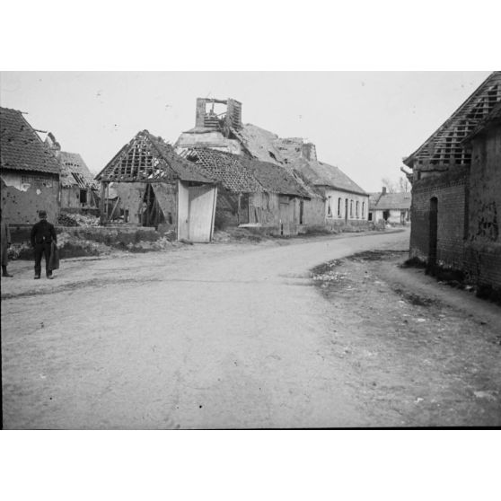 [Général Delamotte, Dury, 23 avril 1915. Bouchoir (ruines) (Gervain-Lehérissé) 22 avril 1915.]