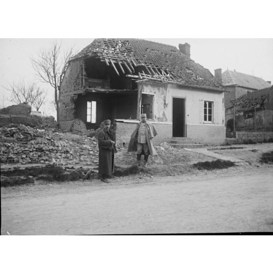 [Général Delamotte, Dury, 23 avril 1915. Bouchoir (ruines) (Gervain-Lehérissé) 22 avril 1915.]