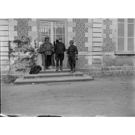 [Général Delamotte, Dury, 23 avril 1915. Bouchoir (ruines) (Gervain-Lehérissé) 22 avril 1915.]