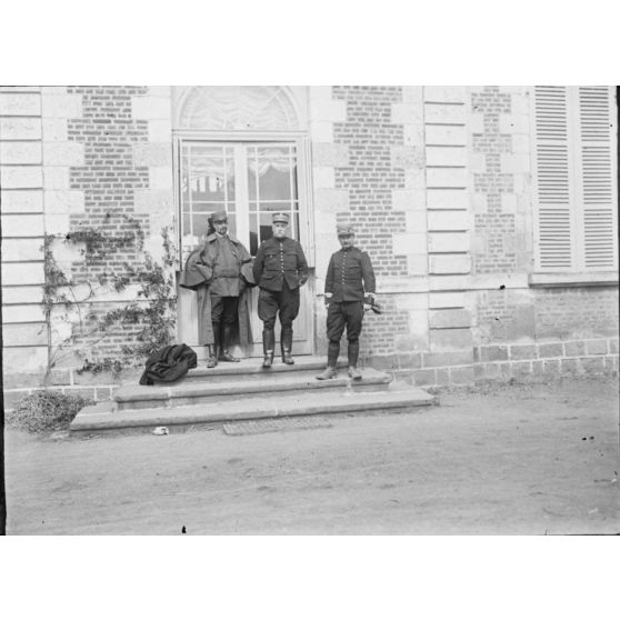 [Général Delamotte, Dury, 23 avril 1915. Bouchoir (ruines) (Gervain-Lehérissé) 22 avril 1915.]