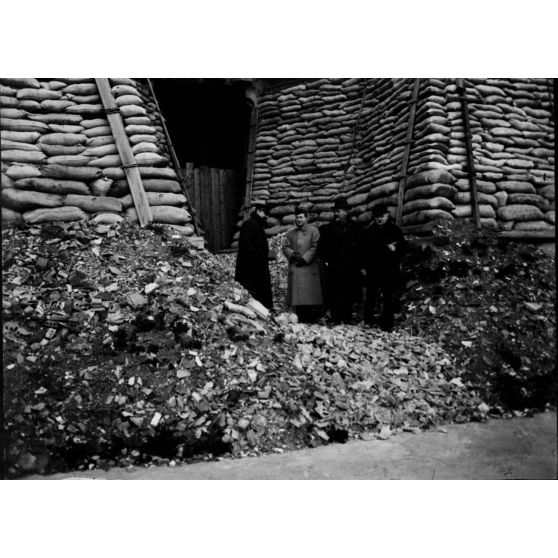 [Visite des ruines de la cathédrale de Reims, 29 novembre 1915.]