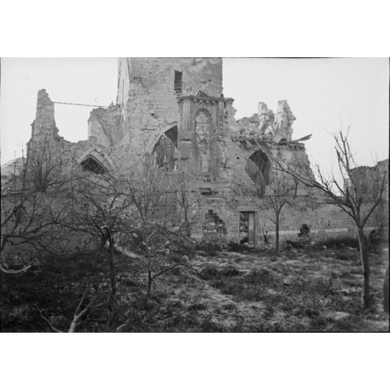 [Eglise de Bétheny en ruines, 29 novembre 1915.]