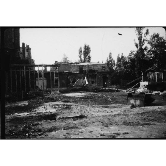 [Ruines en zone urbaine, s.d.]