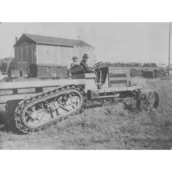 Camion caterpillar Allis-Chalmers. [légende d'origine]