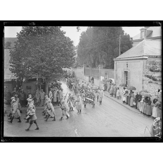 Jonchery-sur-Vesle, Marne, enterrement du commandant de Rose, commandant l'aviation de la 5e armée. [légende d'origine]