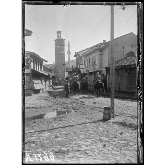 Florina. Dans la rue principale. [légende d'origine]