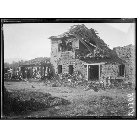 Petorak. Effet de bombardement français. [légende d'origine]