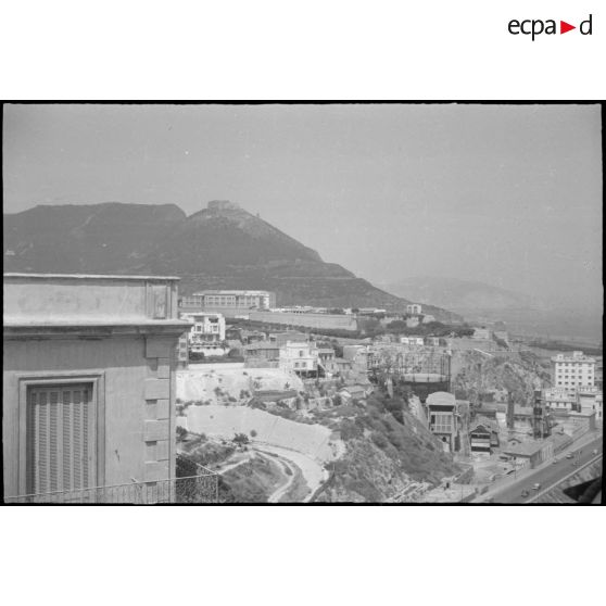 Vue d'ensemble de la ville d'Oran. [légende d'origine]