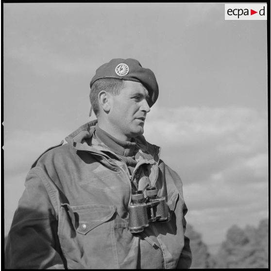 [Opération avec le commando Georges dans le secteur de Fenouane, près de la ferme Garrigues. Portrait du capitaine Georges Grillot commandant le commando Georges.]