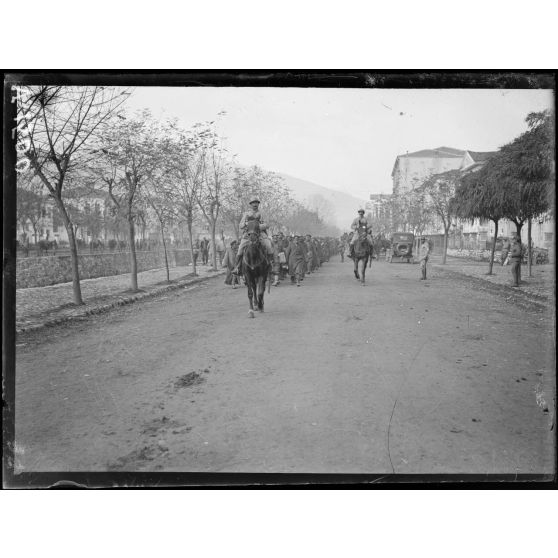 Monastir. Prisonniers bulgares. [légende d'origine]