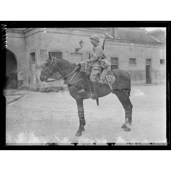 [Un cavalier sur son cheval.]