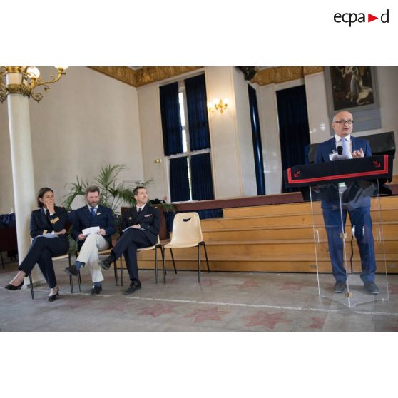 Intervention de monsieur Franck Sudon, trésorier de la Défense de la langue française, lors de la remise des prix du Plumier d'or au pavillon de musique de la Maison d'éducation de la Légion d'honneur à Saint-Denis.