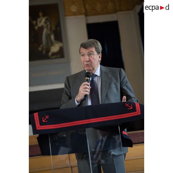 Intervention de monsieur Xavier Darcos, président de la Défense de la langue française, lors de la remise des prix du Plumier d'or au pavillon de musique de la Maison d'éducation de la Légion d'honneur à Saint-Denis.