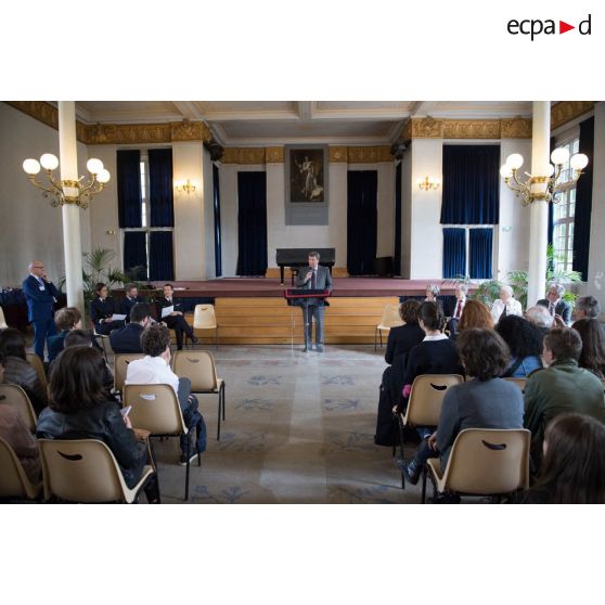 Intervention de monsieur Xavier Darcos, président de la Défense de la langue française, lors de la remise des prix du Plumier d'or au pavillon de musique de la Maison d'éducation de la Légion d'honneur à Saint-Denis.