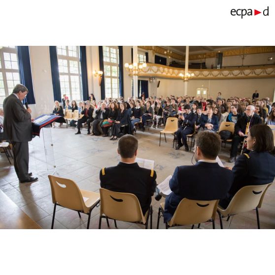 Intervention de monsieur Xavier Darcos, président de la Défense de la langue française, lors de la remise des prix du Plumier d'or au pavillon de musique de la Maison d'éducation de la Légion d'honneur à Saint-Denis.