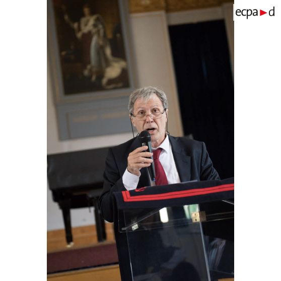 Intervention de monsieur Jean Pruvost, lexicologue, lors de la remise des prix du Plumier d'or au pavillon de musique de la Maison d'éducation de la Légion d'honneur à Saint-Denis.