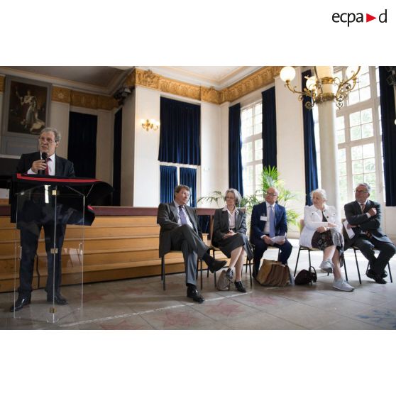 Intervention de monsieur Jean Pruvost, lexicologue, lors de la remise des prix du Plumier d'or au pavillon de musique de la Maison d'éducation de la Légion d'honneur à Saint-Denis.