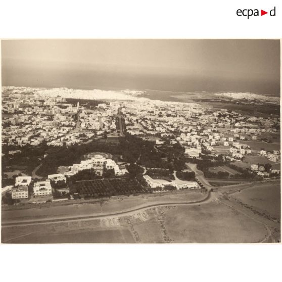 [Vue aérienne de la ville de Rabat].<br>