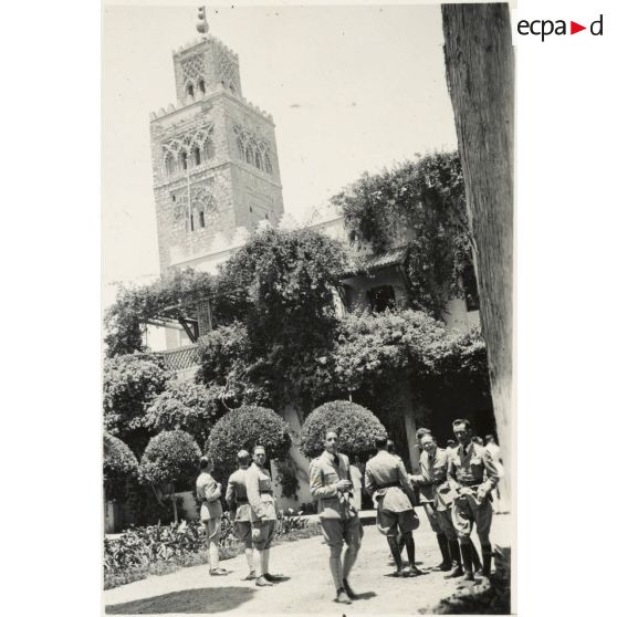 5 juin 1936. Rabat-Marrakech. Voyage de fin de stage du cours des affaires indigènes (5-13 juin 1936). [...] [légende d'origine]