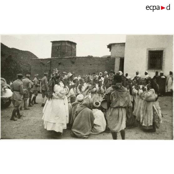 5 juin 1936. Marrakech-Tinmel. Voyage de fin de stage du cours des affaires indigènes (5-13 juin 1936). [...] [légende d'origine]