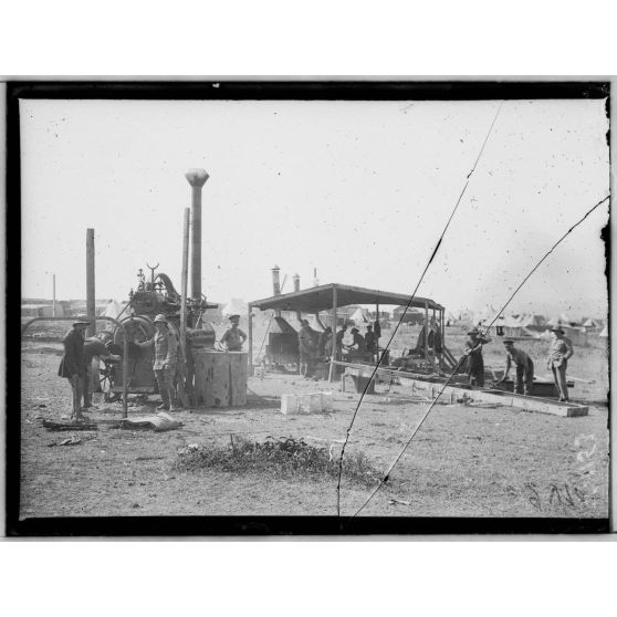 Camp anglais près de Salonique. Vue des ateliers. [légende d'origine]