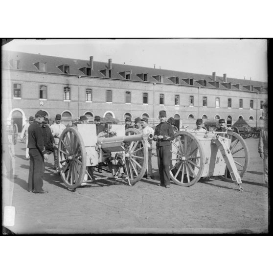 Artillerie - Instruction sur le canon de 75 [mm]. [légende d'origine]