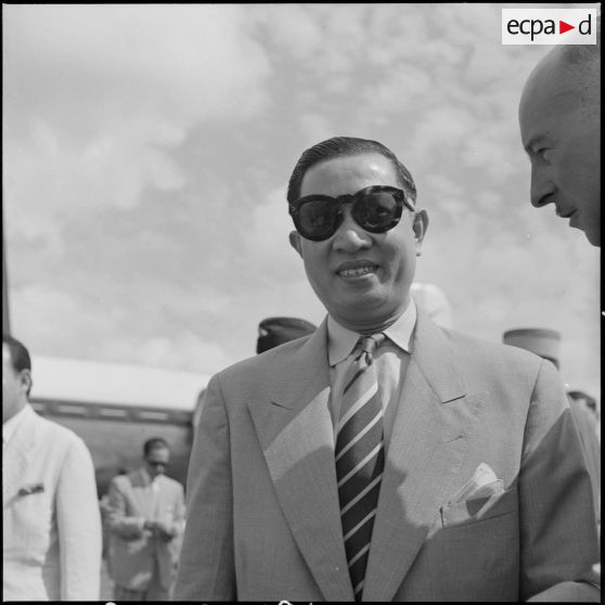 Pham Van Binh, nouveau gouverneur du Nord-Vietnam, à son arrivée à Hanoï.