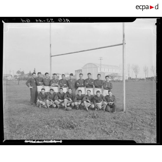 Finale de rugby opposant le 45e RTRs (45e régiment de transmissions) au 13e  RTS (13e régiment de tirailleurs sénégalais) à l'Atelier industriel de l'Air de Maison-Blanche.