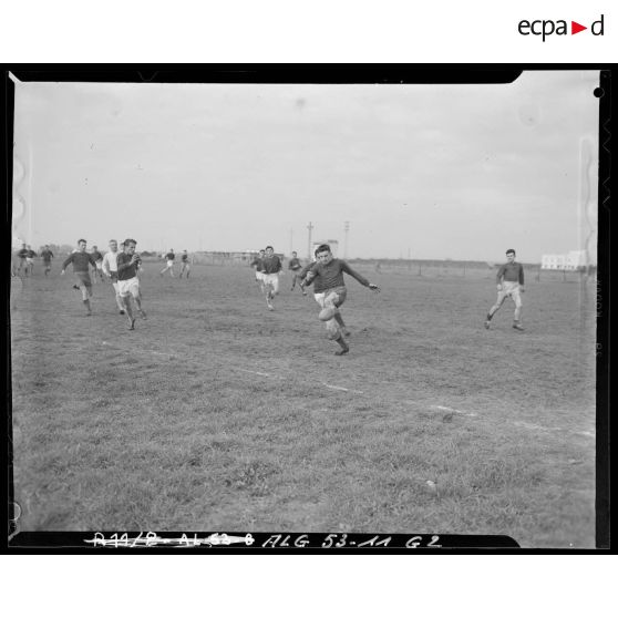 Finale de rugby opposant le 45e RTRs (45e régiment de transmissions) au 13e  RTS (13e régiment de tirailleurs sénégalais) à l'Atelier industriel de l'Air de Maison-Blanche.