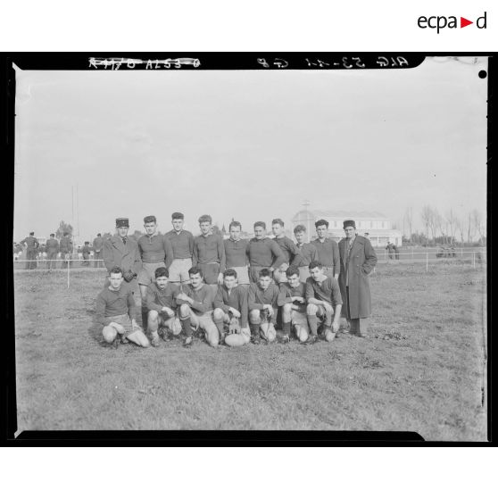 Finale de rugby opposant le 45e RTRs (45e régiment de transmissions) au 13e  RTS (13e régiment de tirailleurs sénégalais) à l'Atelier industriel de l'Air de Maison-Blanche.