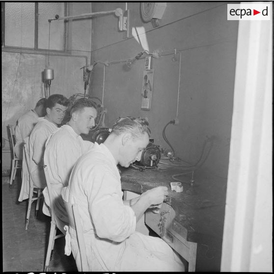 Service de stomatologie de l'hôpital militaire Maillot à Alger.