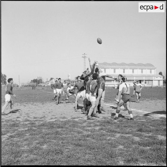 Finale interarmée d'Algérie de rugby à l'Atelier industriel de l'Air entre le 45e RTrs (régiment de Transmissions) et la BA 30 de Blida.