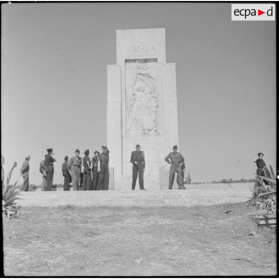 Visite au monument colonial de Sidi-Fredj pour les élèves des écoles préparatoires militaires de France et de Koléa.