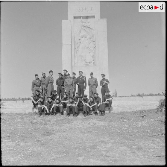 Visite au monument colonial de Sidi-Fredj pour les élèves des écoles préparatoires militaires de France et de Koléa.