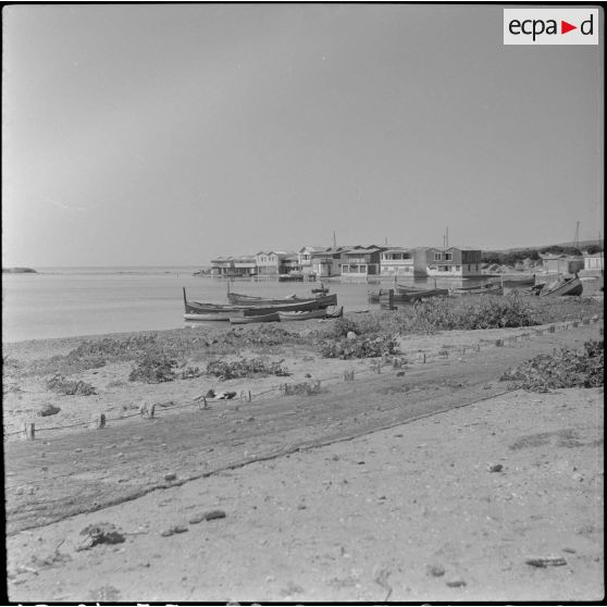 Village de pêcheurs sur le littoral algérien.