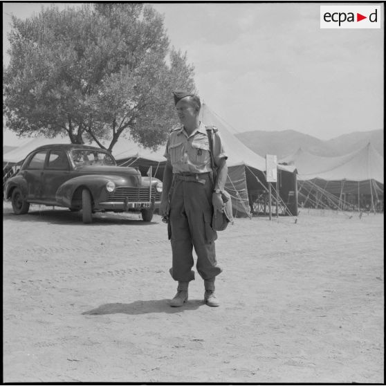 Sous-lieutenant au QG régional des unités de la Xe région militaire participant à des manoeuvres à Yakouren.