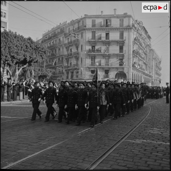 Défilé à Alger lors des commémorations du 11 novembre.