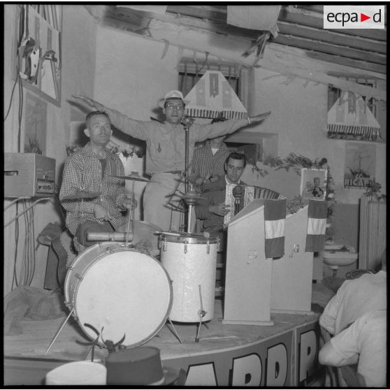 Concert de soldats pour les blessés de l'hôpital Maillot en sortie à Fort-de-L'Eau (Bordj El Kiffan).