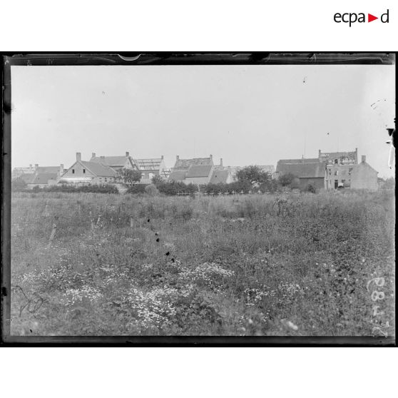 Nieucappelle. Les premières maisons du village. [légende d'origine]