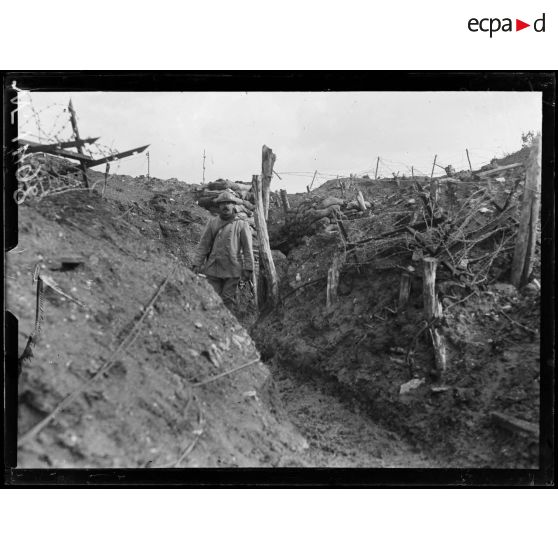 Plateau de Vauclerc, tranchée de première ligne. [légende d'origine]