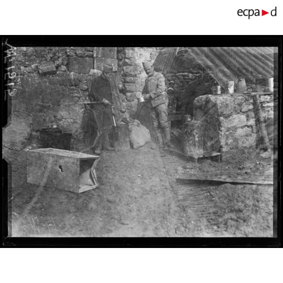 Oulches-la-Vallée-Foulon, la soupe dans les ruines. [légende d'origine]