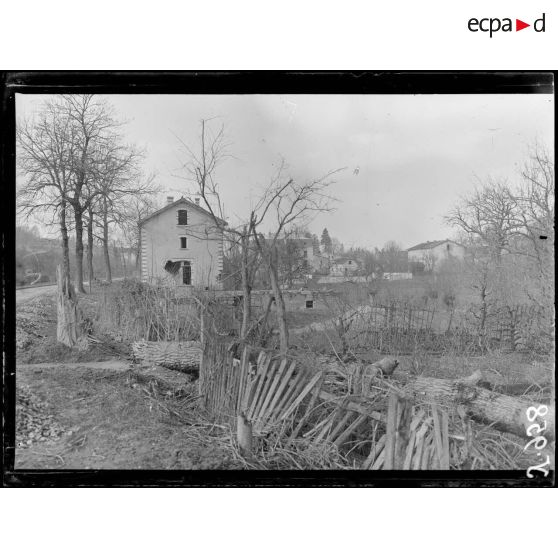 Glorieux (Meuse). Un coin du village. [légende d'origine]