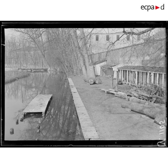 Verdun, citadelle. Un coin de la baignade. [légende d'origine]