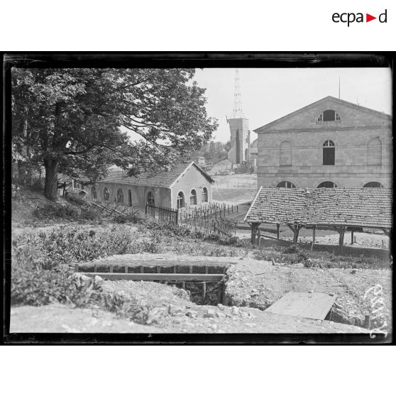 Verdun, citadelle. La tour de la TSF. [légende d'origine]