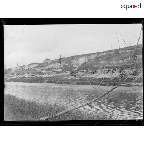 Belleville (Meuse). Les abris sur les bords du canal. [légende d'origine]