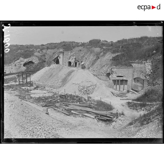 Troyon (Meuse). Le fort. Fossés, côté de l'entrée. [légende d'origine]