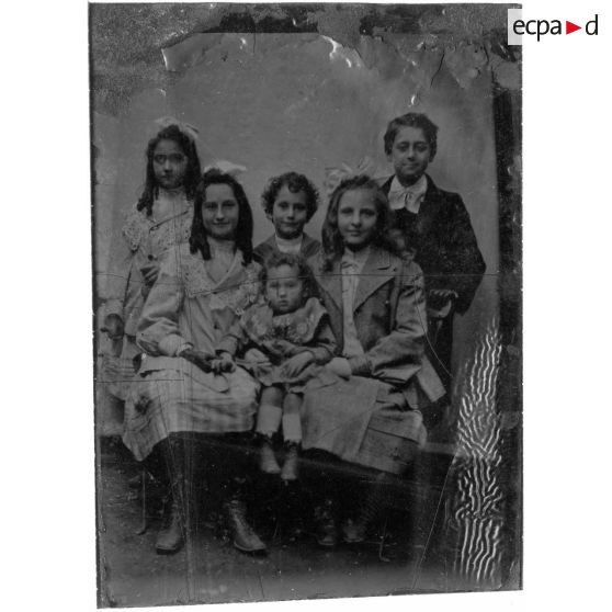 [Portrait de famille, s. d.].