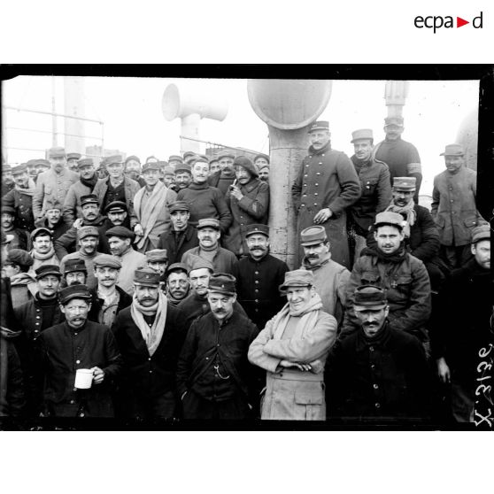 Le rapatriement de prisonniers français de Rotterdam à Cherbourg, à bord  "Sobral", en décembre 1918. [légende d'origine]